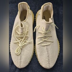 NWOB Adidas Yeezy Light Yellow Knit Shoes